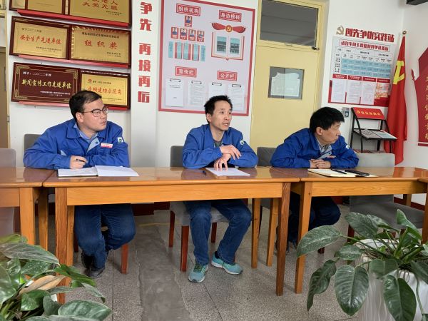 為確保此次大檢修停車計劃安全順利的完成，動力車間及早動手，精心組織，周密部署。按照公司大檢修指揮部的停車計劃，及時召開車間大檢修停車計劃工作會議.jpg