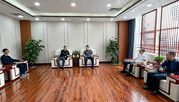 4月17日，彬州公司副總經(jīng)理張安平帶隊前往運銷彬長分公司座談.jpg