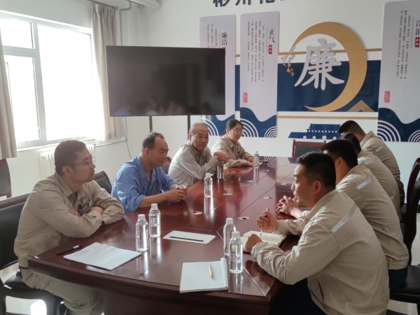 7月11日，公司領(lǐng)導(dǎo)在修造分部進(jìn)行檢查。.jpg