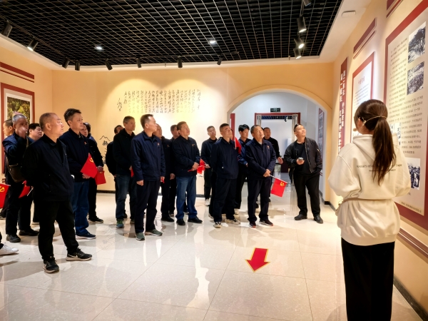 10月26日，北寬坪教紅色育基地聽革命先烈李先念的故事.jpg